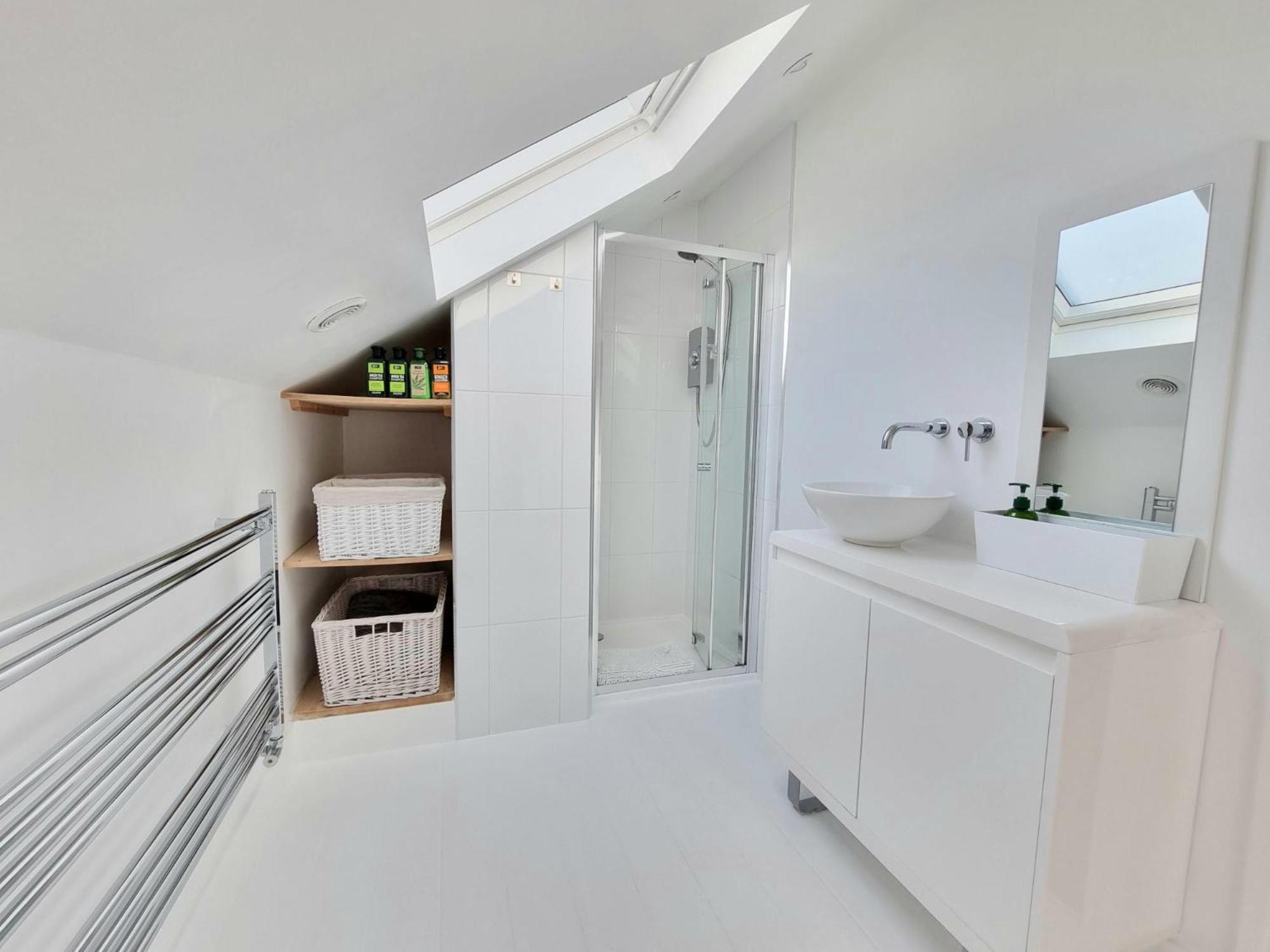West Hill Retreat Seaview Balcony Chic Loft Studio & Free Parking Hastings Exterior photo